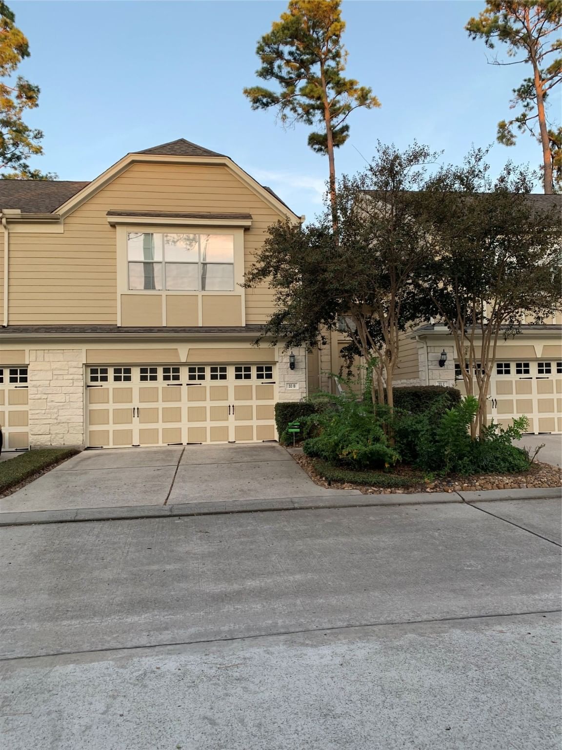 Real estate property located at 13600 Breton Ridge #33B, Harris, Willowbrook Condo, Houston, TX, US