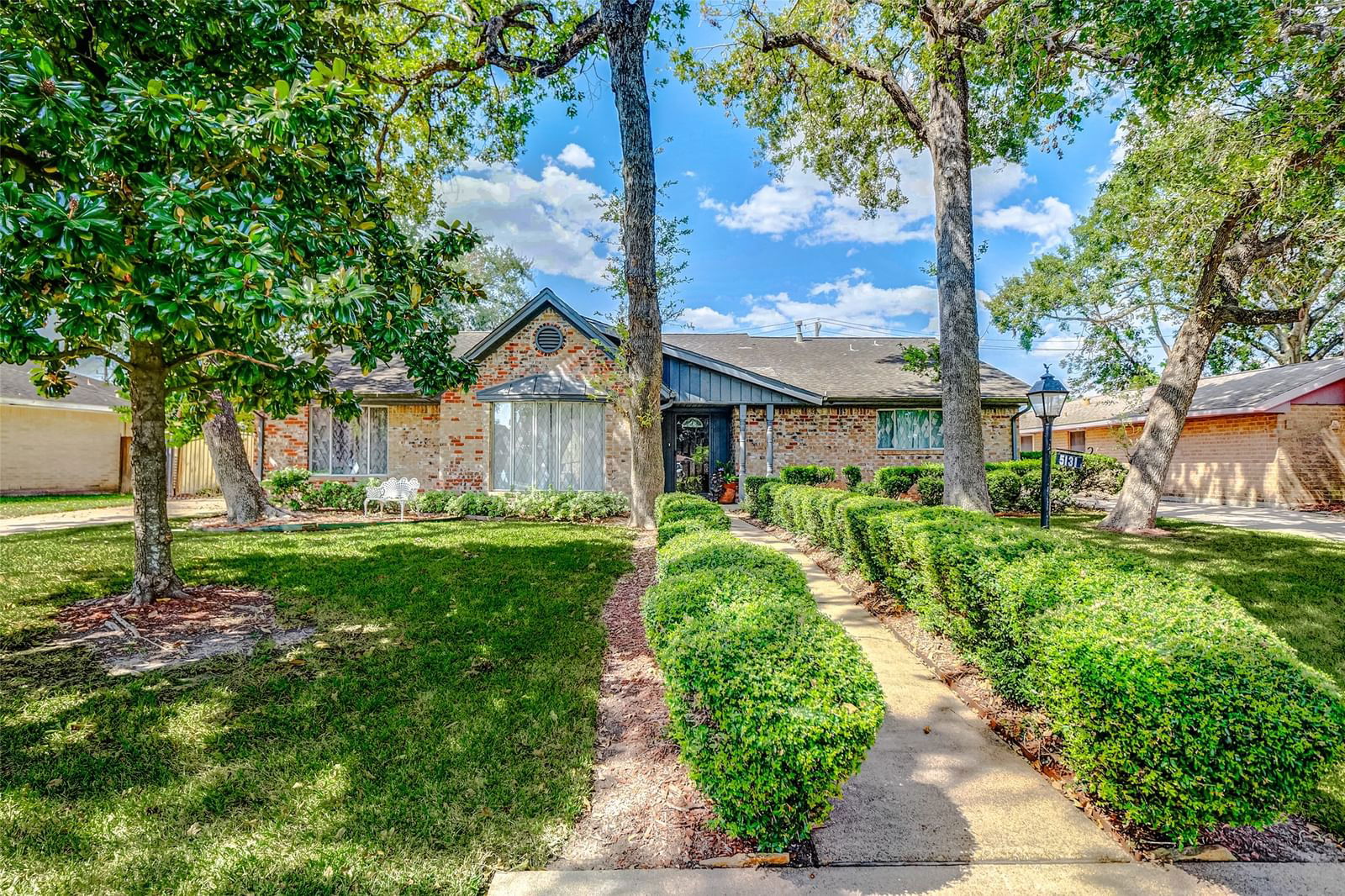 Real estate property located at 5131 Cripple Creek, Harris, Meadowcreek Village, Houston, TX, US