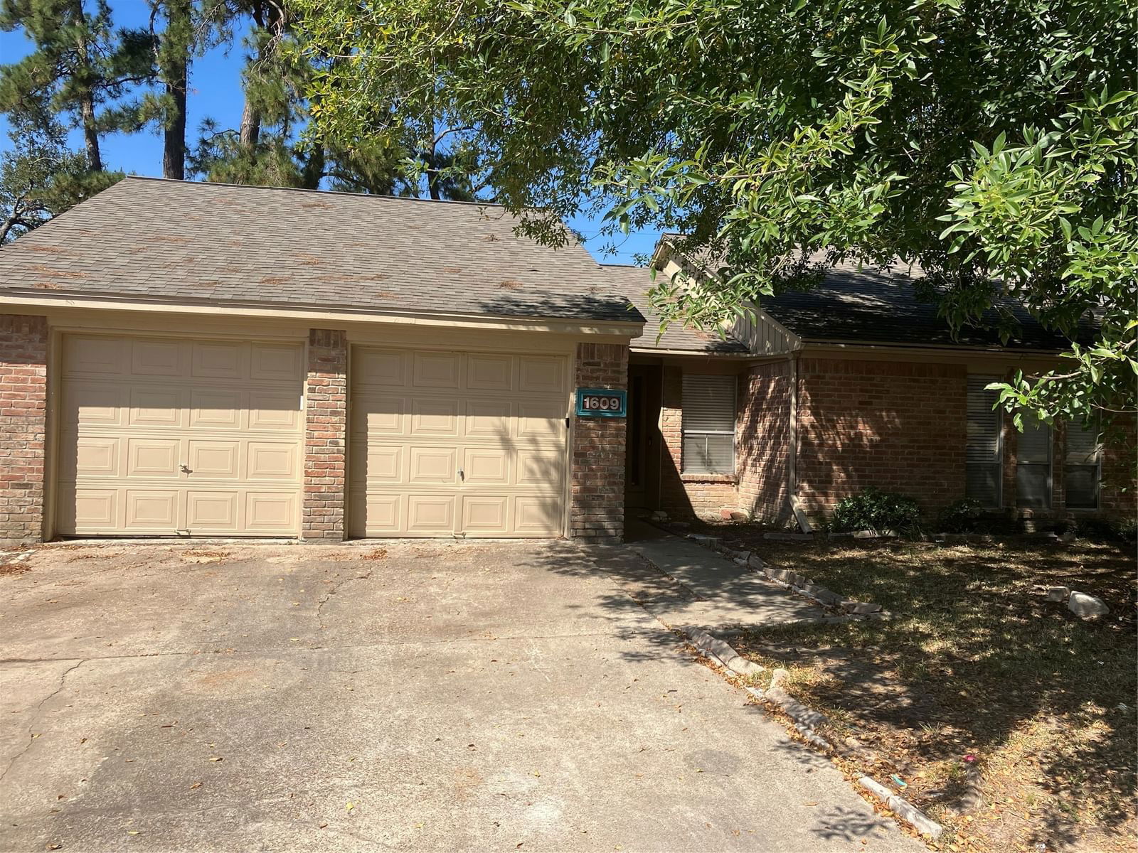 Real estate property located at 1609 Cantrell, Montgomery, Woodcrest 01, Conroe, TX, US