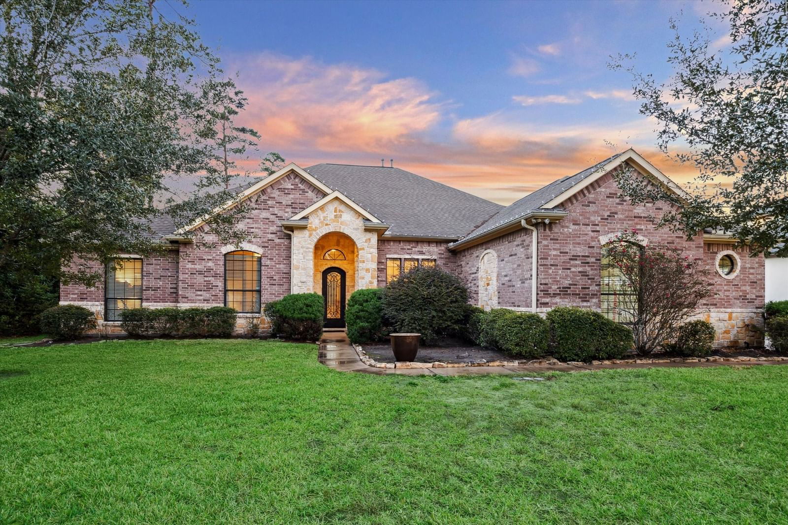 Real estate property located at 5499 Harvest Oak Landing, Montgomery, Benders Landing Estates, Spring, TX, US