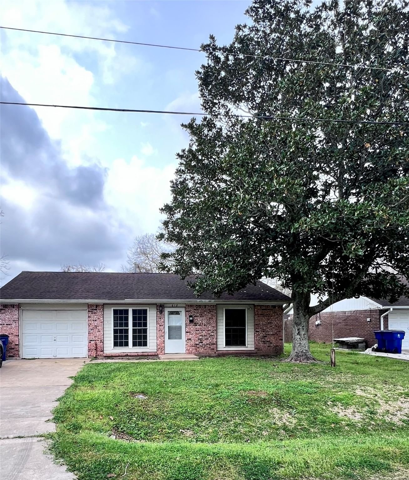 Real estate property located at 618 Gray, Brazoria, Mcdonald SD Blks 1-2-3 Uph We, West Columbia, TX, US