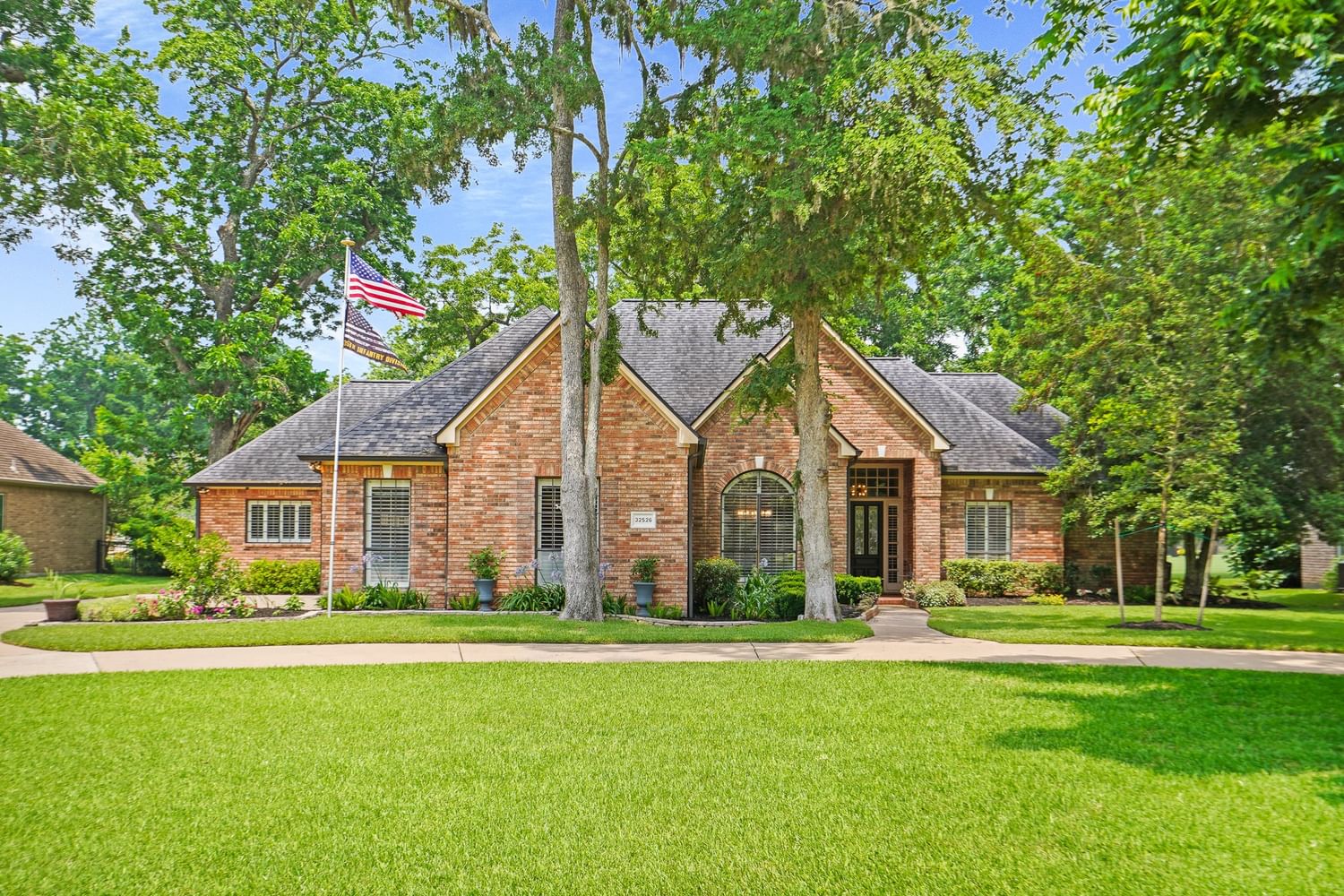 Real estate property located at 32526 Whitburn, Fort Bend, Weston Lakes Sec 12, Fulshear, TX, US