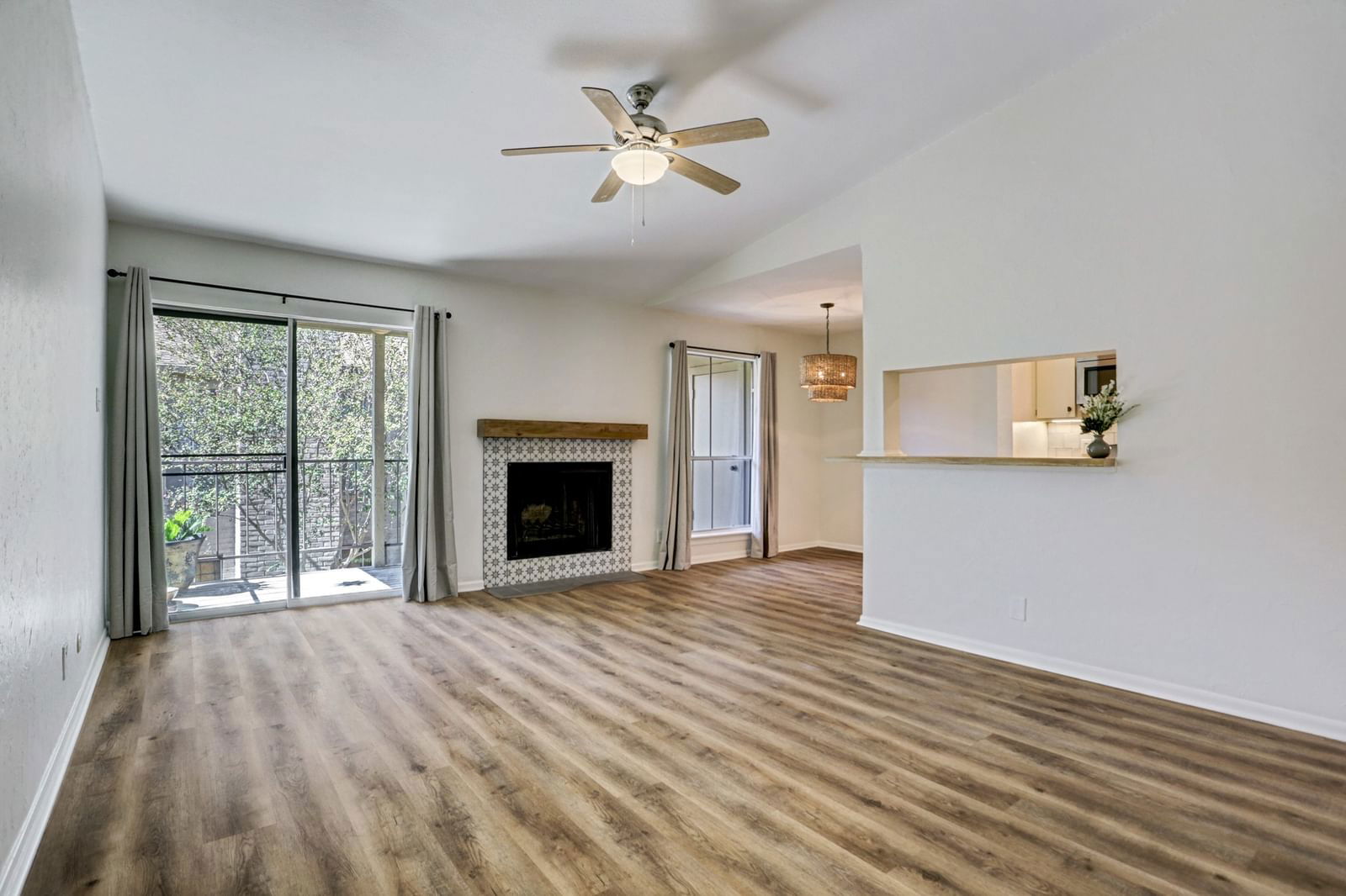 Real estate property located at 700 Thicket #1004, Harris, Westchester Place Condo, Houston, TX, US