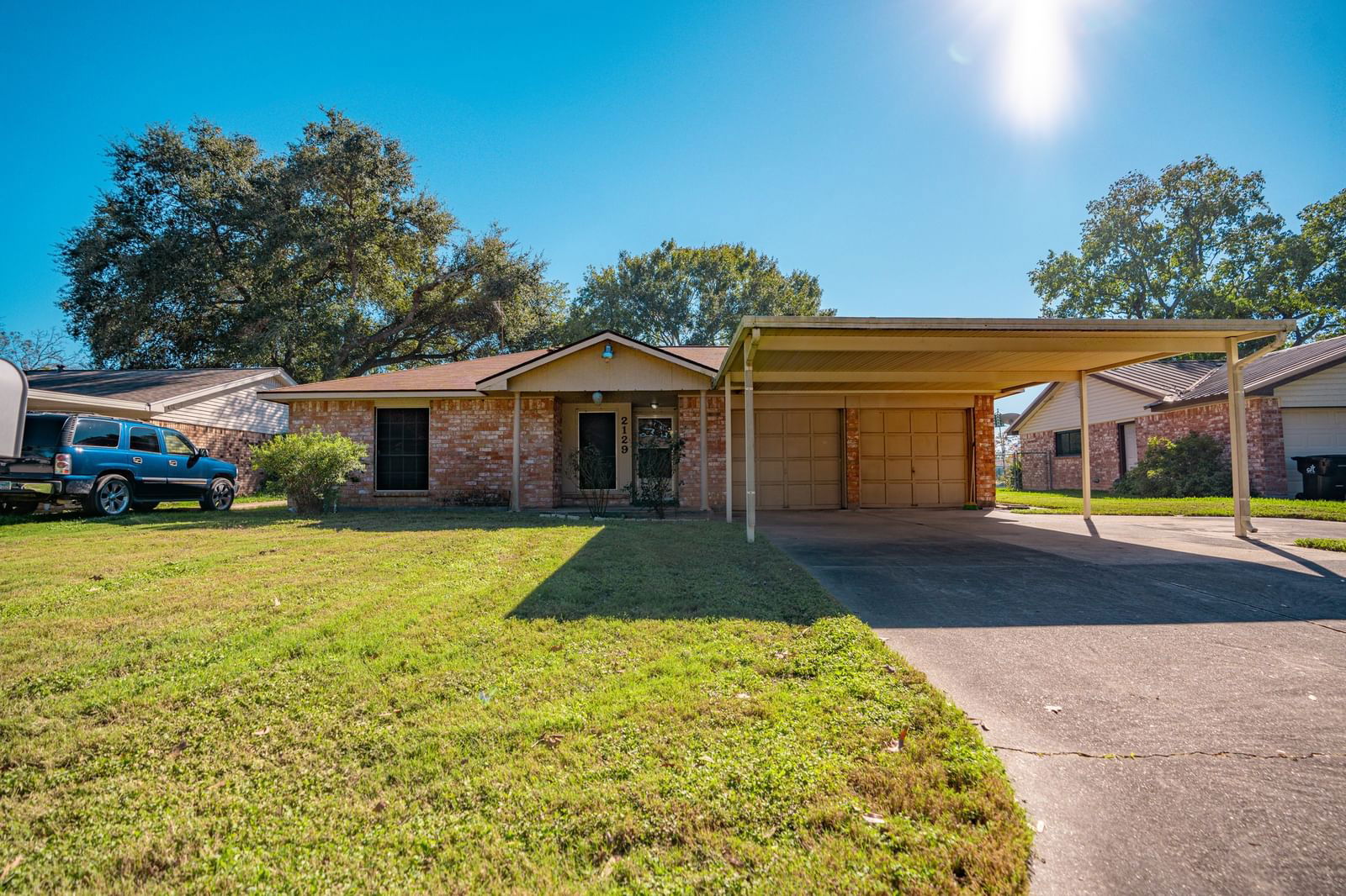 Real estate property located at 2129 Ripple Creek, Fort Bend, Freeway Manor Sec 1, Rosenberg, TX, US