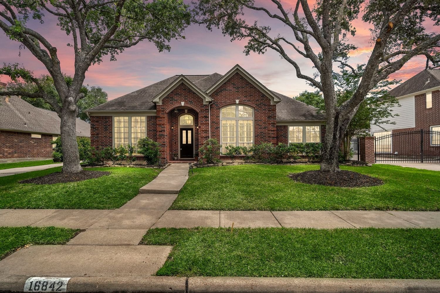 Real estate property located at 16842 Middle Forest, Harris, Brookwood Sec 03, Pasadena, TX, US