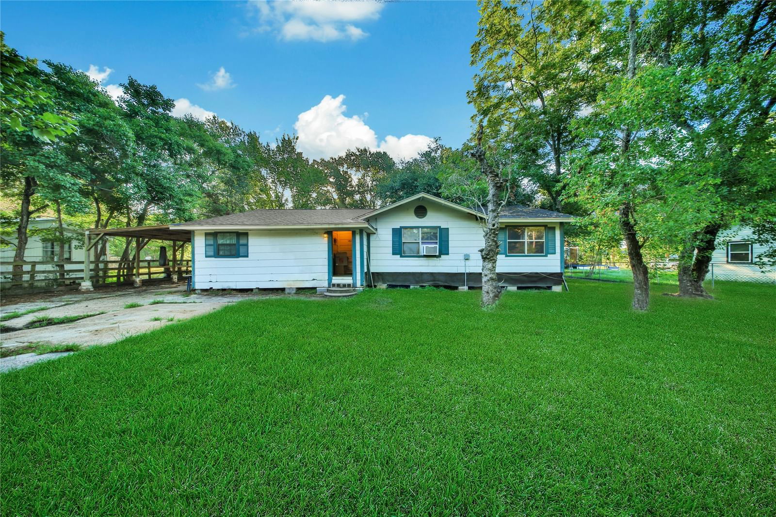 Real estate property located at 21057 Live Oak, Montgomery, Ridgecrest Estates, New Caney, TX, US