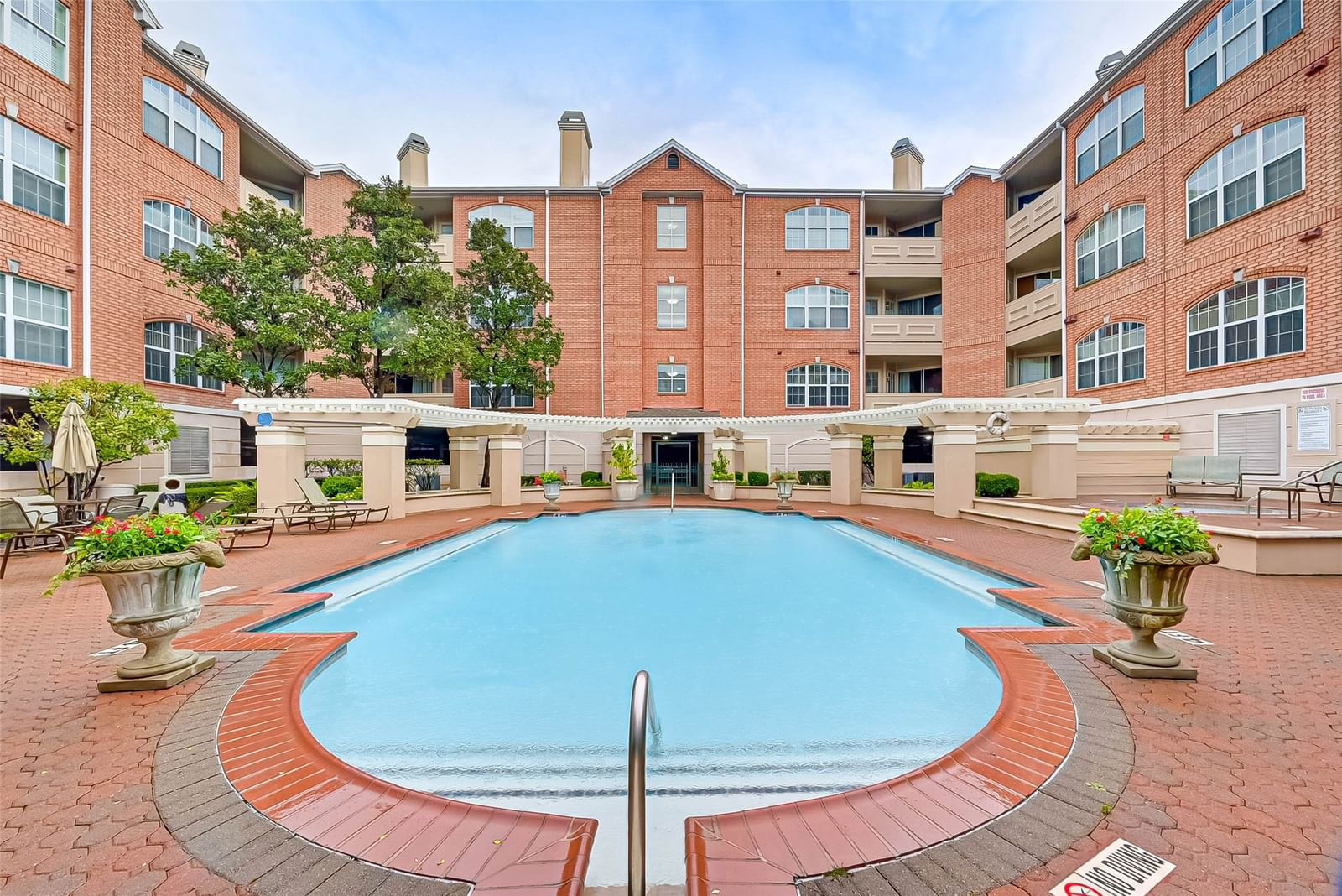 Real estate property located at 2111 Welch B117, Harris, Renaissance At River Oaks, Houston, TX, US