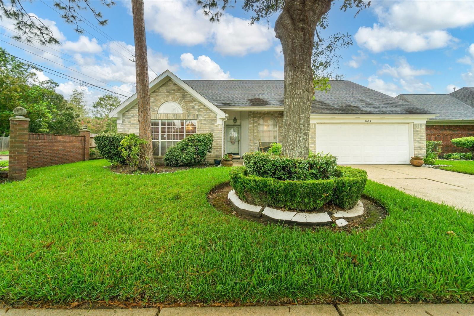 Real estate property located at 4603 Five Knolls, Harris, Heritage Park, Friendswood, TX, US