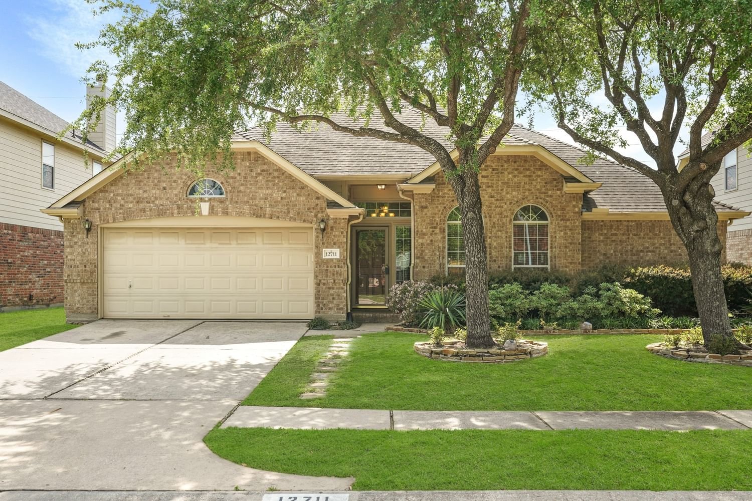 Real estate property located at 12711 Laurel Falls, Harris, Laurel Oaks, Houston, TX, US