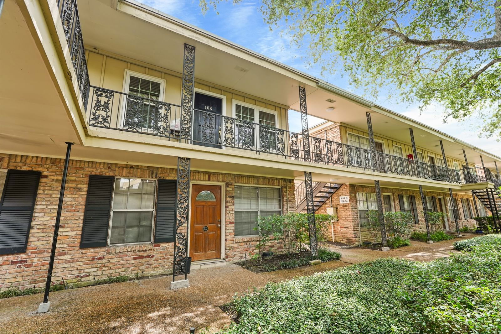 Real estate property located at 3224 Timmons #108, Harris, Summit Court Condo, Houston, TX, US