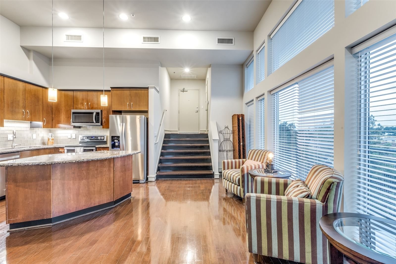 Real estate property located at 3311 Yupon #401, Harris, Tremont Tower, Houston, TX, US
