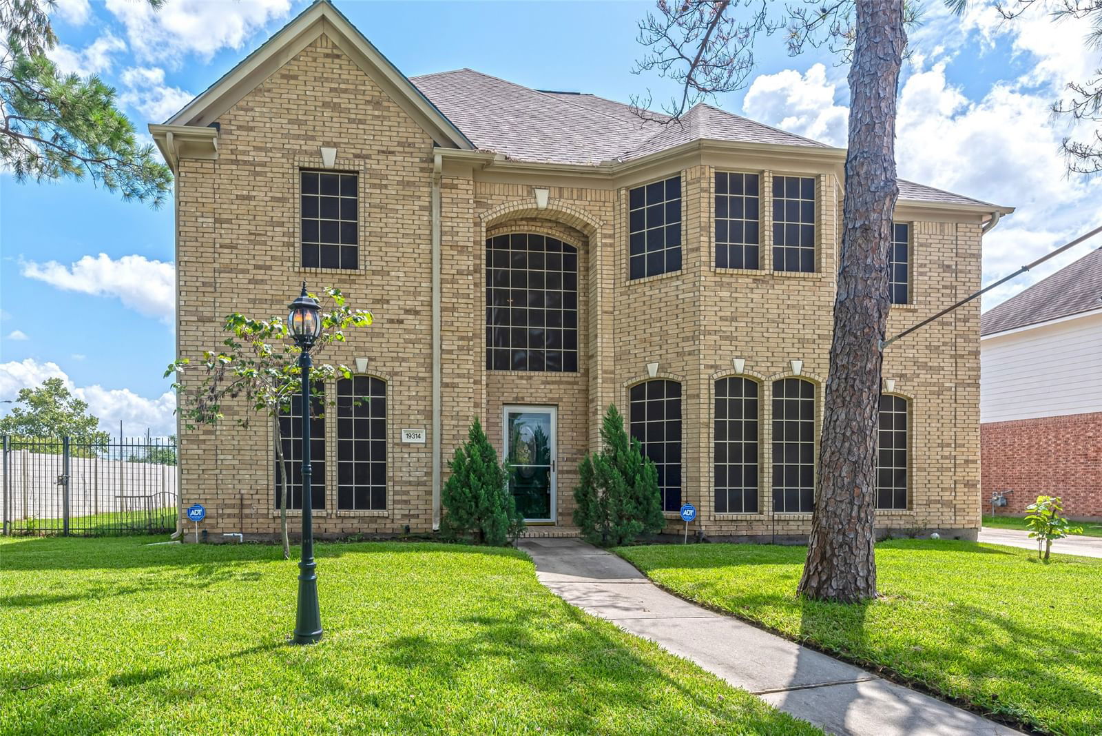 Real estate property located at 19314 Winter Canyon, Harris, Canyon Gate At Northpointe, Tomball, TX, US