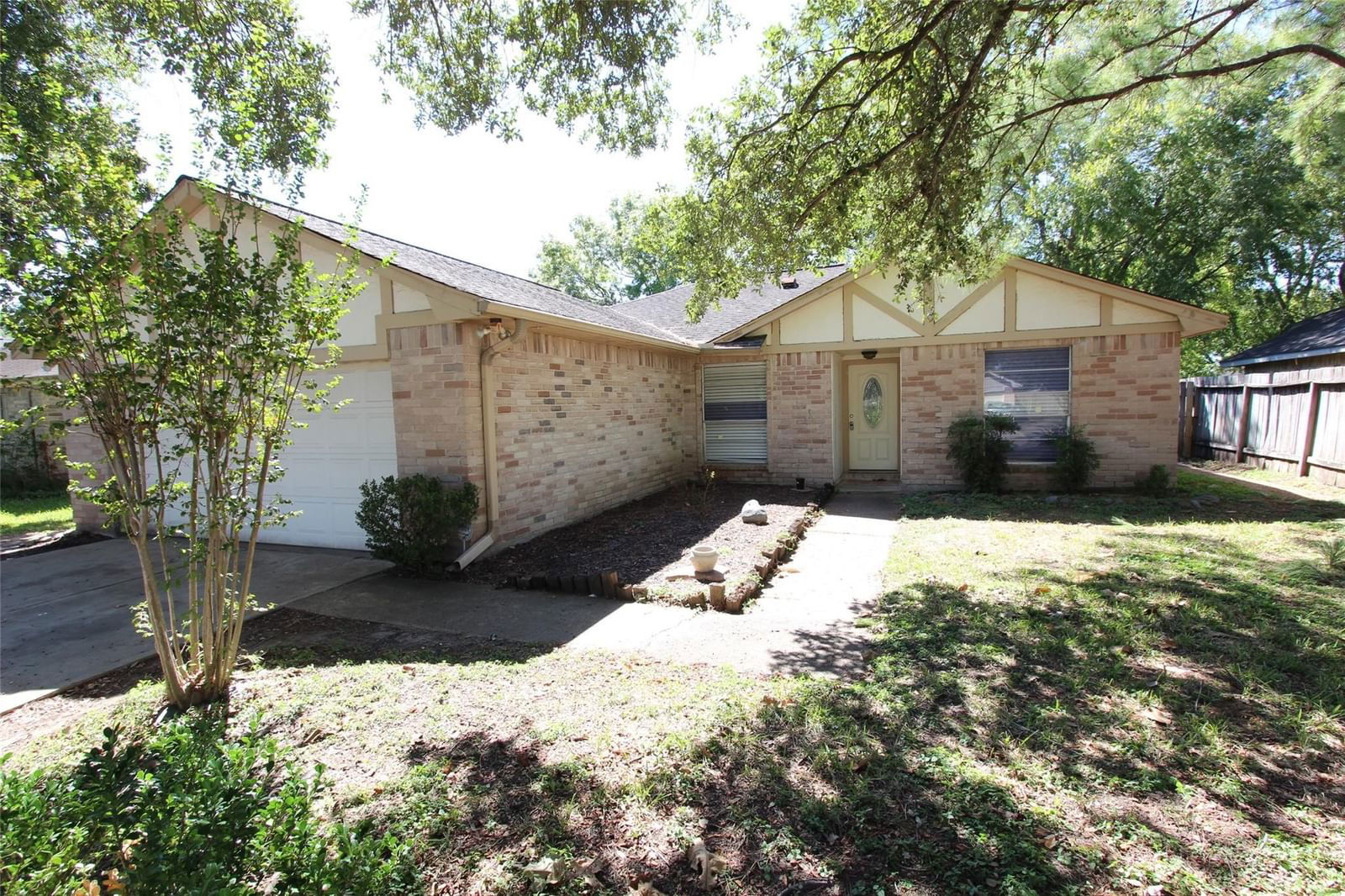 Real estate property located at 14311 Blue Falls, Fort Bend, Townewest Sec 6, Sugar Land, TX, US