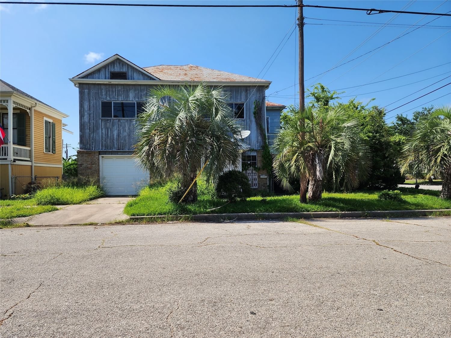 Real estate property located at 2402 Ursuline, Galveston, Galveston, TX, US