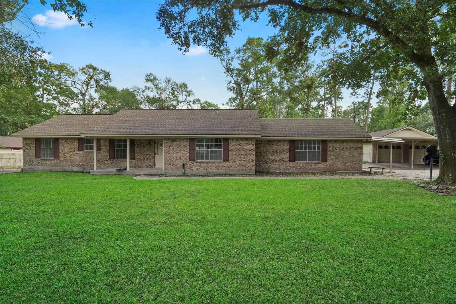 Real estate property located at 214 Basswood, Montgomery, Oak Ridge North 03, Spring, TX, US