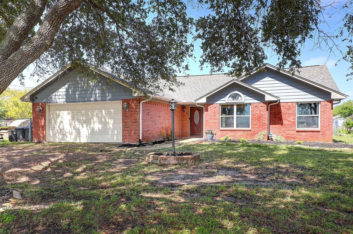 Real estate property located at 6104 Waddell, Fort Bend, Golden Acres, Rosenberg, TX, US
