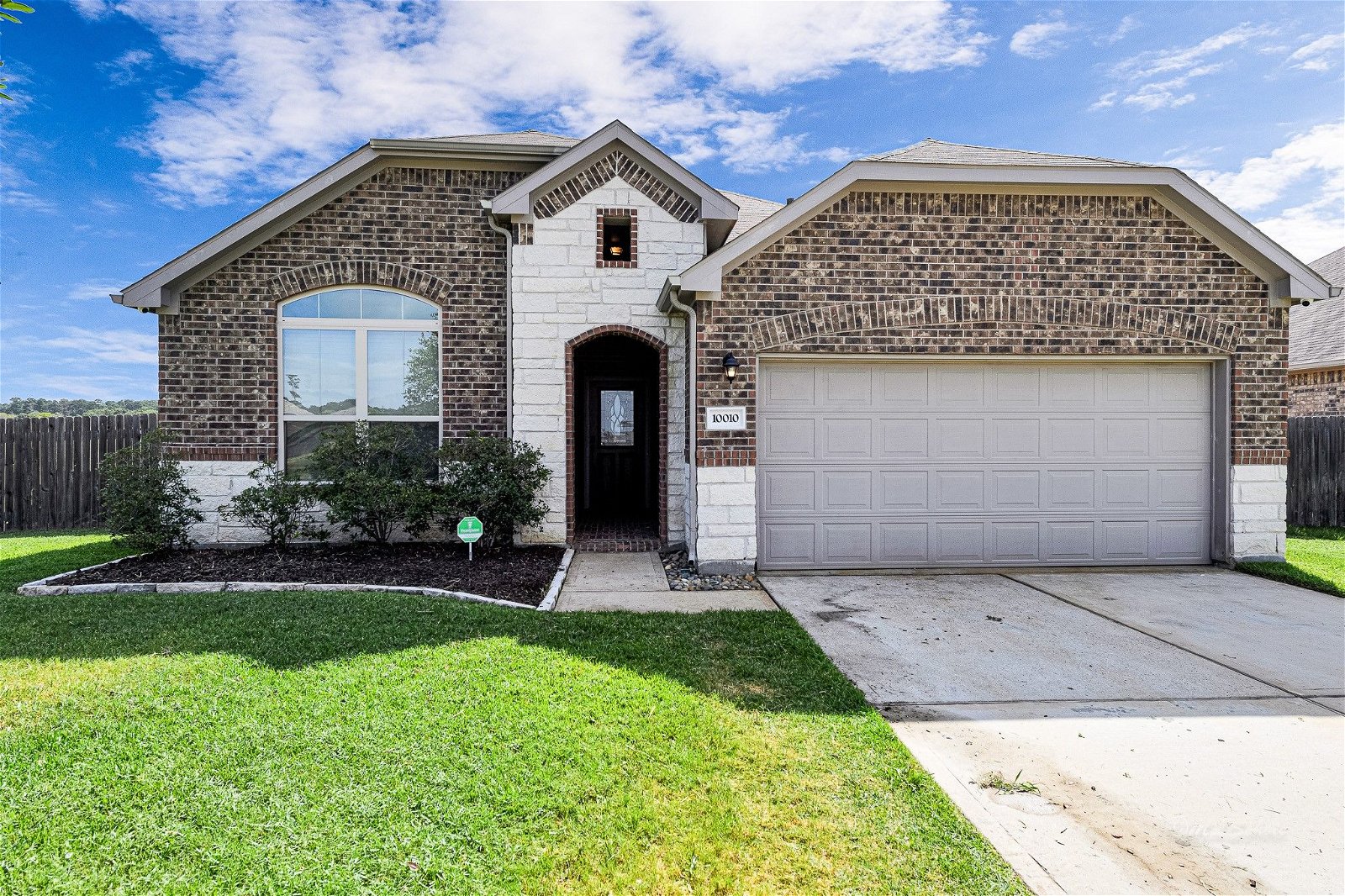 Real estate property located at 10010 Bitternut Hickory, Harris, Tomball, TX, US