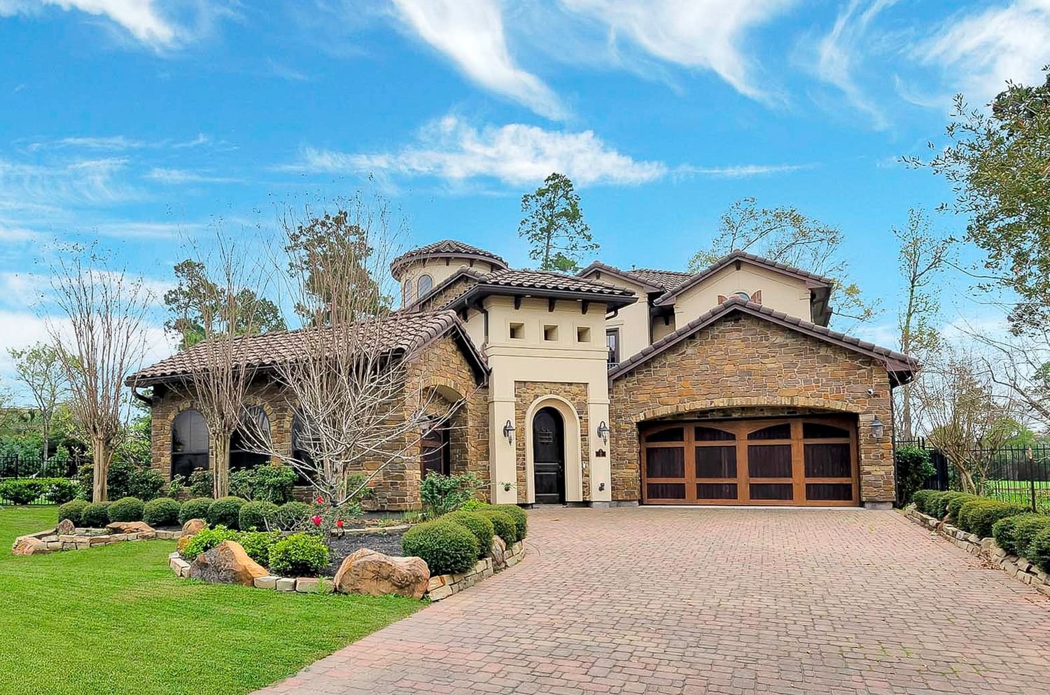 Real estate property located at 2 Player Vista, Montgomery, Wdlnds Village Sterling Ridge 84, The Woodlands, TX, US