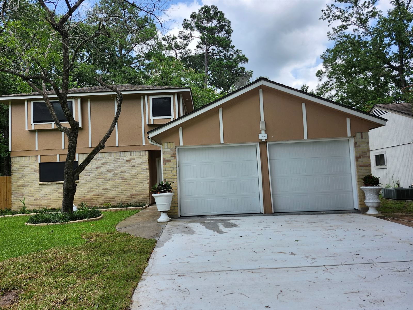 Real estate property located at 100 Fallshire, Montgomery, Wdlnds Village Panther Ck 12, The Woodlands, TX, US