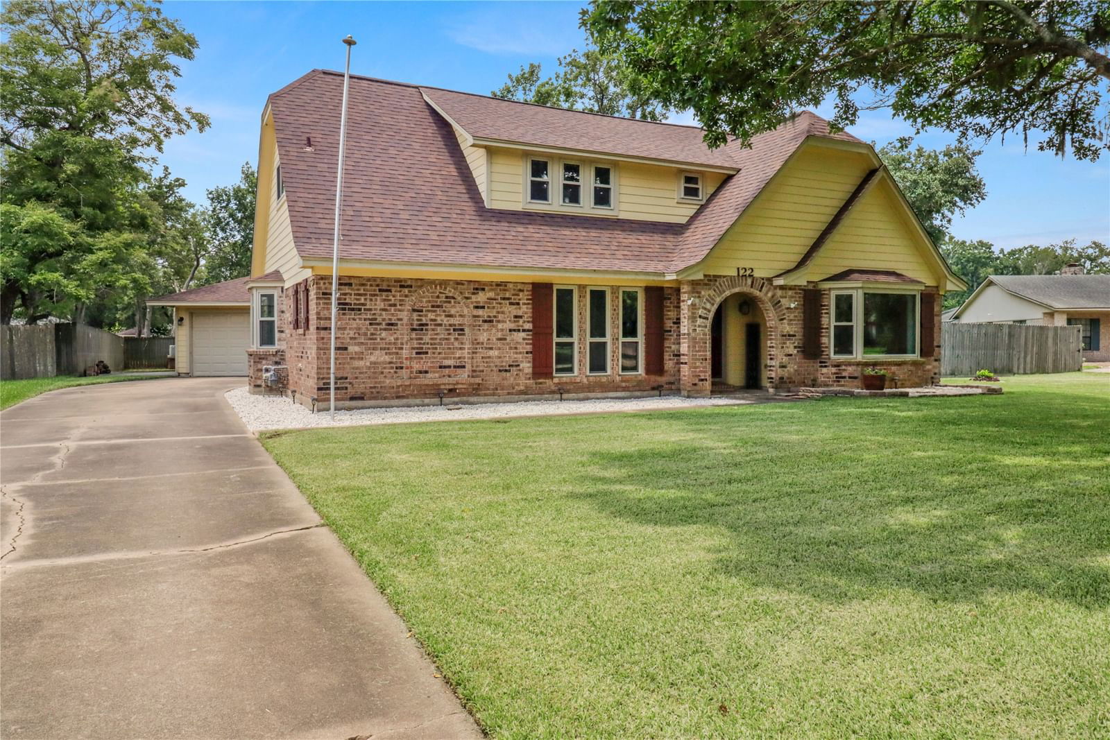 Real estate property located at 122 Sequoia, Brazoria, Flagridge Estates Lake Jackso, Lake Jackson, TX, US