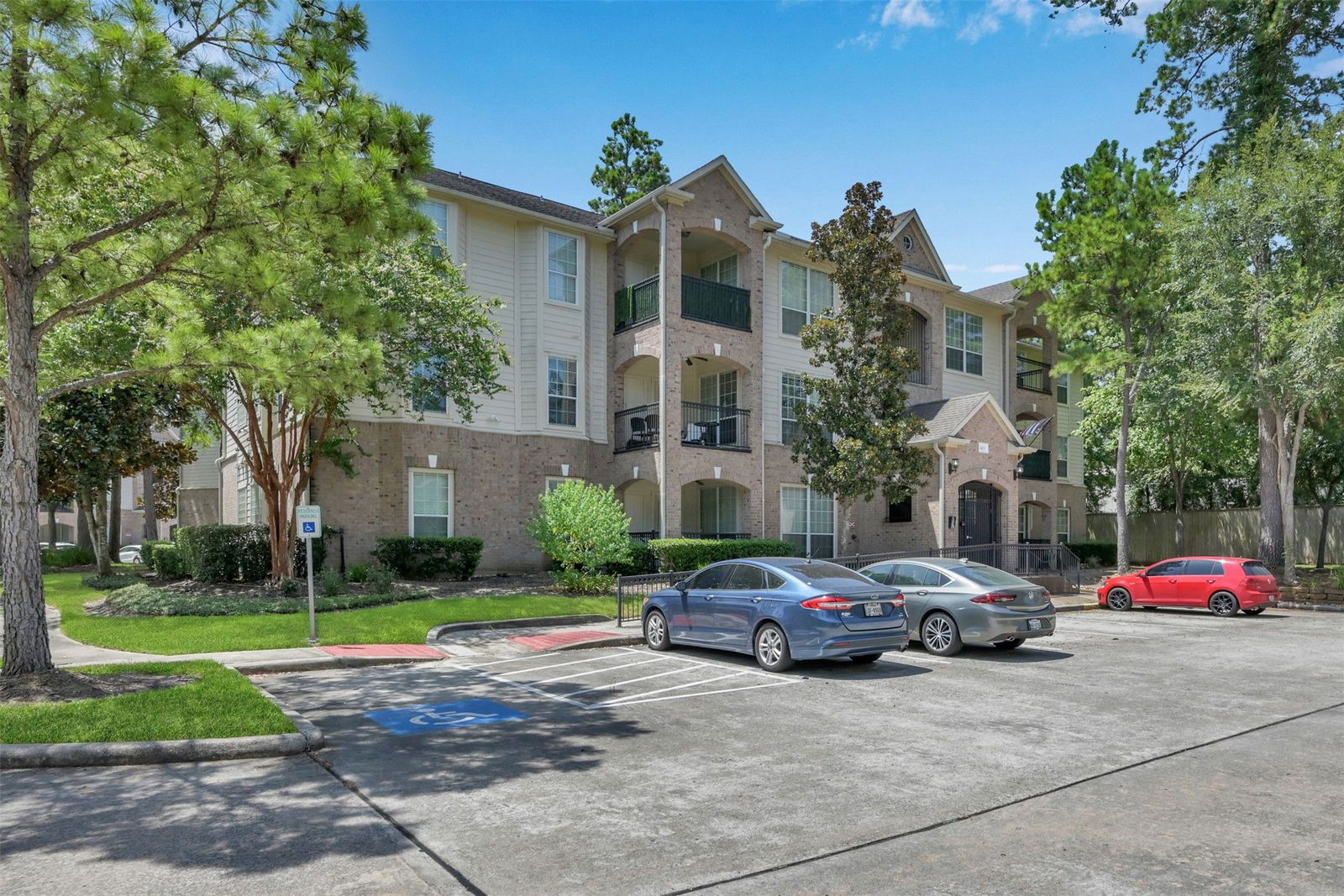 Real estate property located at 6607 Lake Woodlands #213, Montgomery, The Woodlands, TX, US