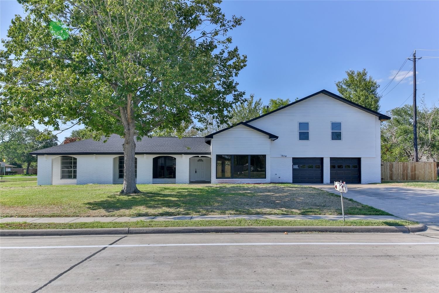 Real estate property located at 1207 E, Harris, La Porte, TX, US