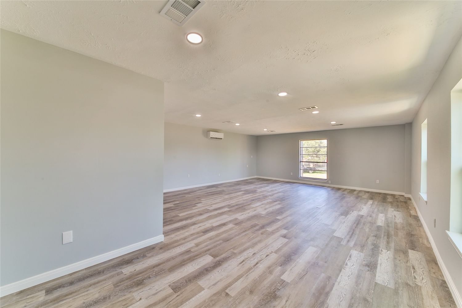 Real estate property located at 1207 E, Harris, La Porte, TX, US