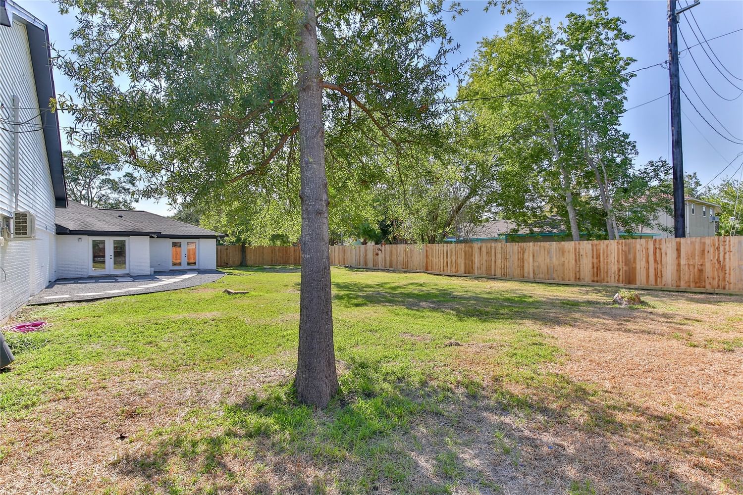 Real estate property located at 1207 E, Harris, La Porte, TX, US
