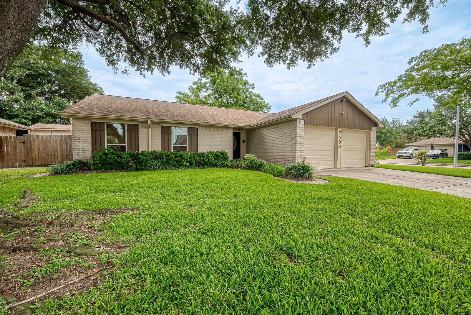 Real estate property located at 7406 Choctaw, Harris, Meadow Lake Sec 01, Baytown, TX, US