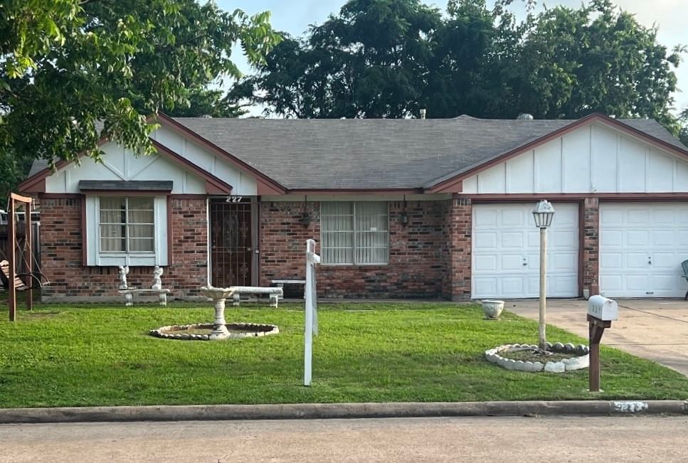 Real estate property located at 227 Coach Lamp, Harris, Imperial Valley R/P, Houston, TX, US