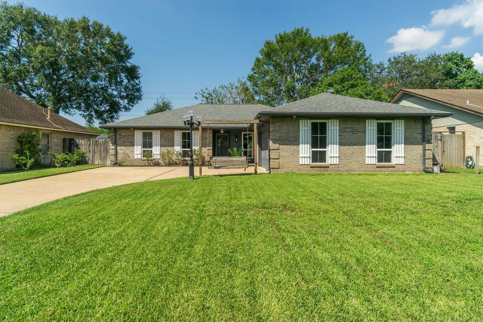 Real estate property located at 609 Valley Brook, Harris, Glen Meadows Sec 01, La Porte, TX, US