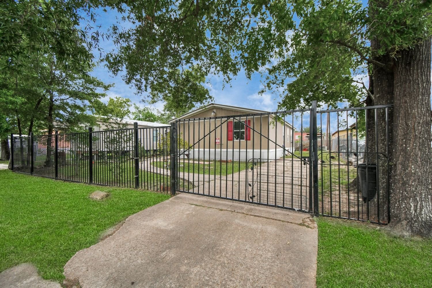 Real estate property located at 12014 Blue Island Dr, Harris, PARKWAY COMMUNITY, Houston, TX, US