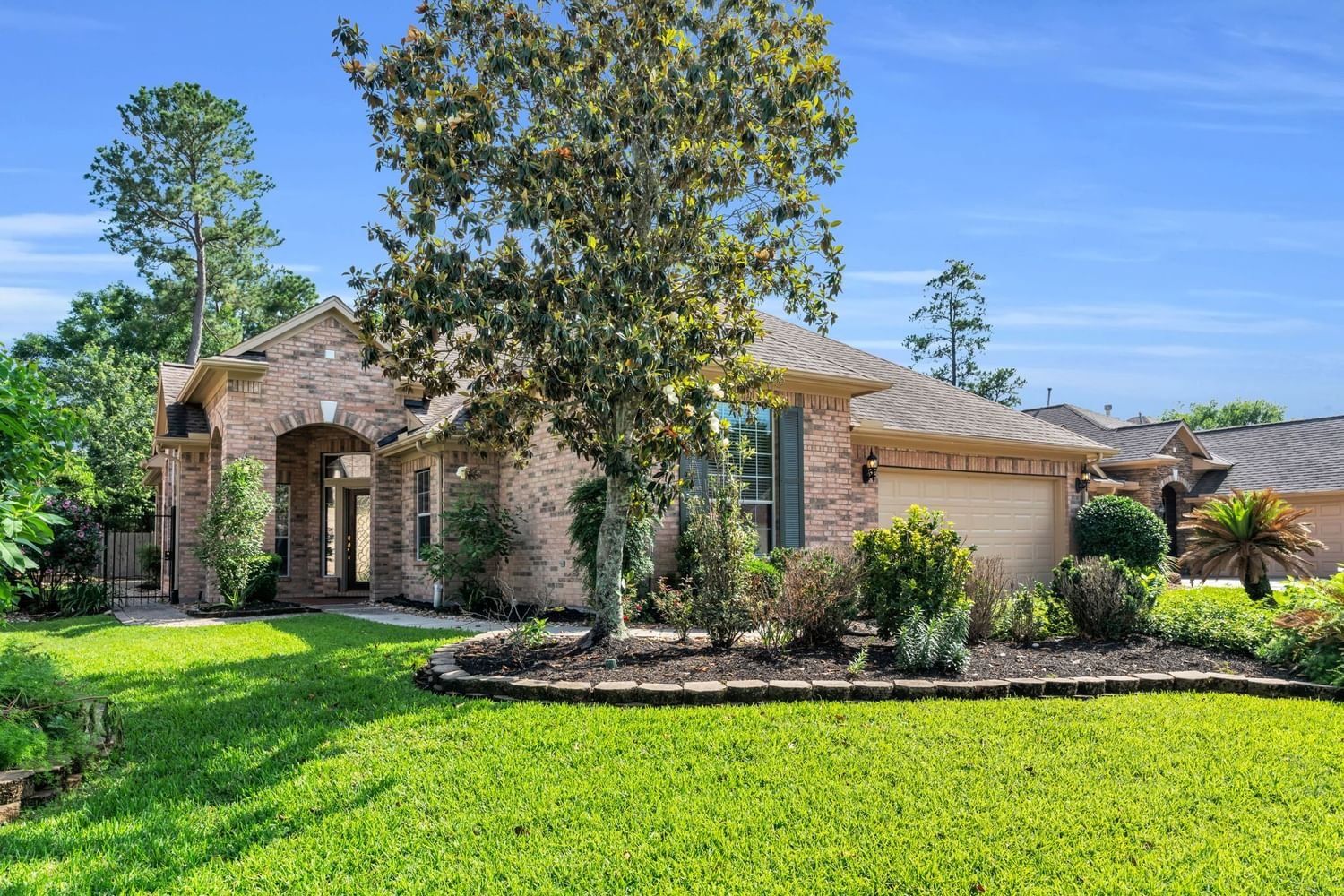Real estate property located at 10 Carriage House Way, Montgomery, Wdlnds Windsor Lakes 02, Conroe, TX, US