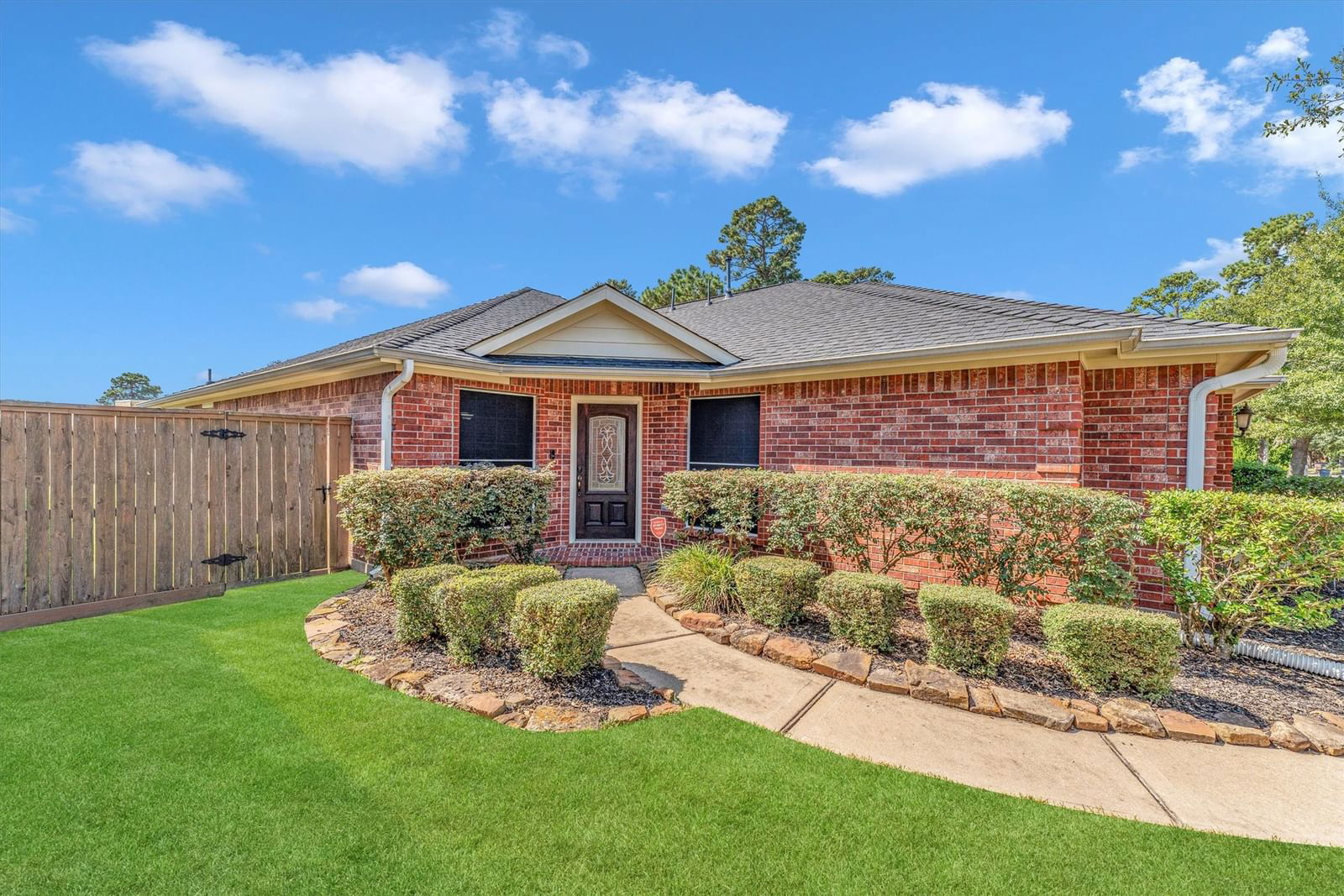 Real estate property located at 11847 Gatesden, Harris, Lakewood Grove, Tomball, TX, US