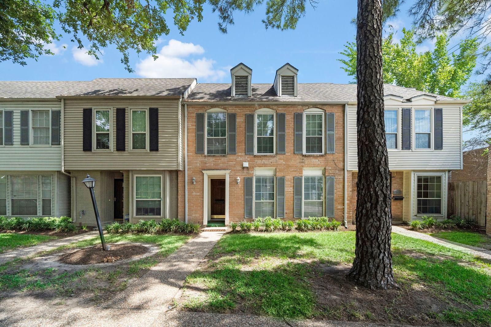 Real estate property located at 13032 Trail Hollow #3032, Harris, Georgetown Twnhm, Houston, TX, US