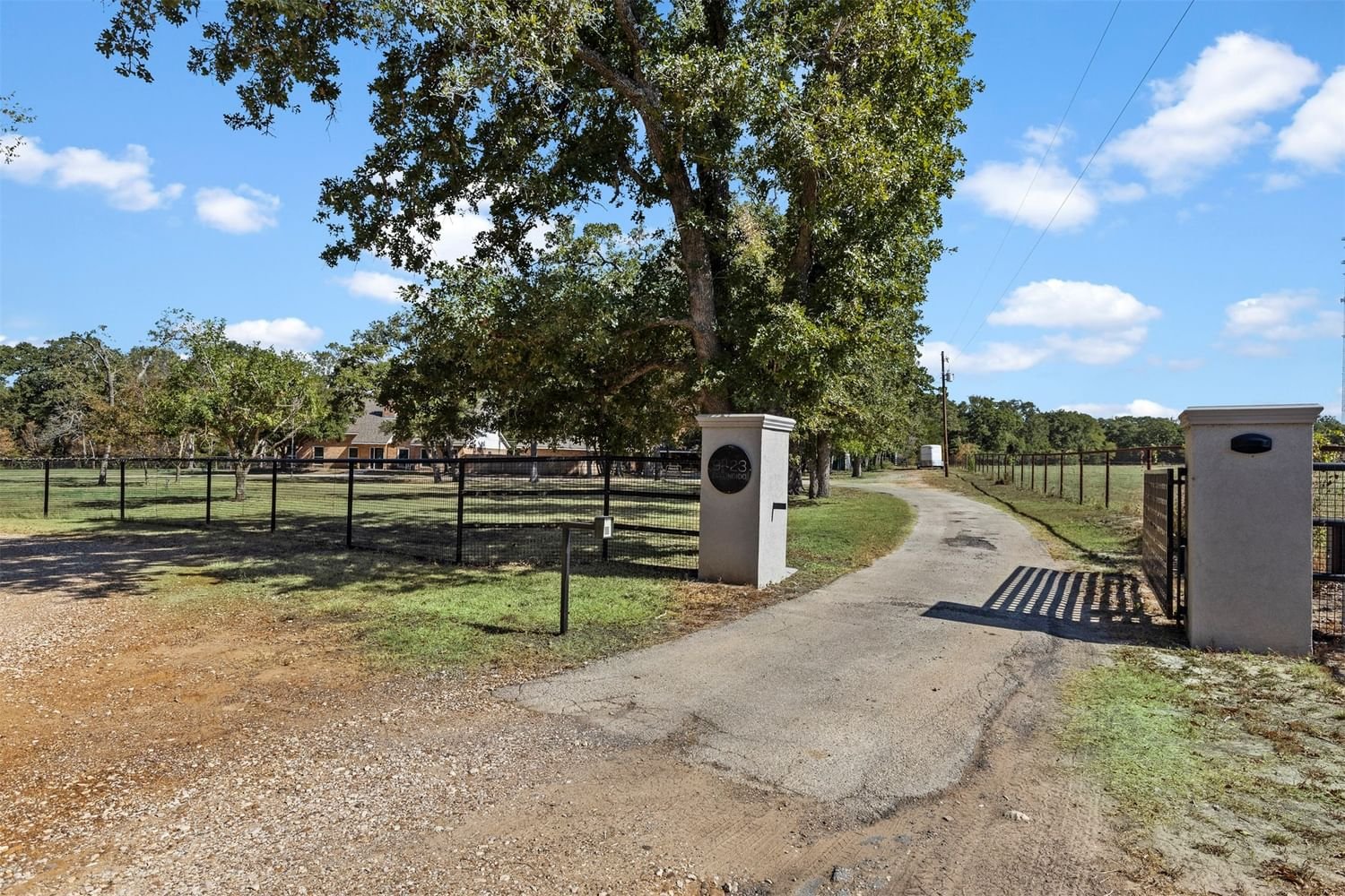 Real estate property located at 9423 Escondido LN, Brazos, RICHARD PERRY, College Station, TX, US
