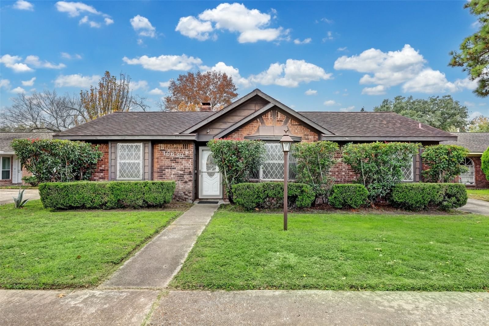 Real estate property located at 16639 Kieth Harrow, Harris, Glencairn Sec 03, Houston, TX, US