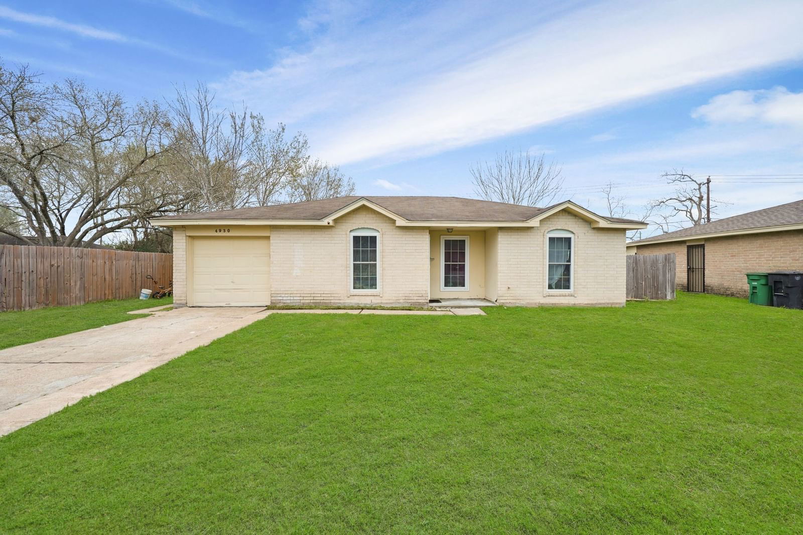 Real estate property located at 4930 Ridgestone, Fort Bend, Ridgemont Sec 1, Houston, TX, US