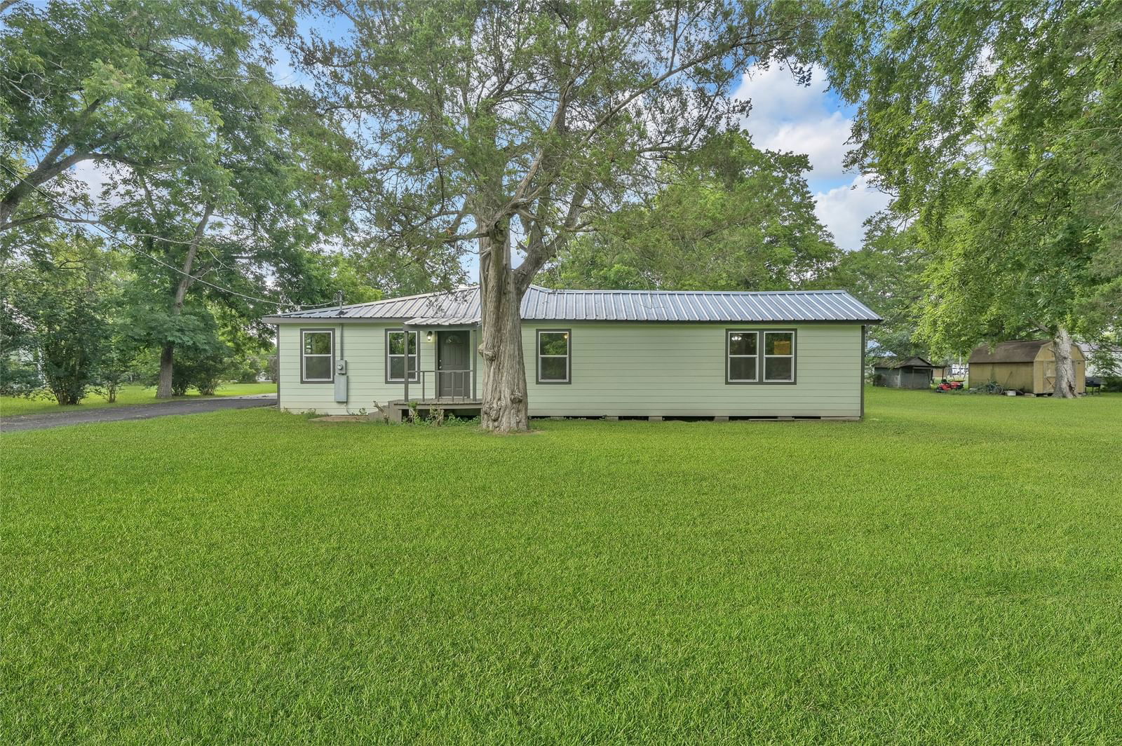 Real estate property located at 511 Front, Walker, COLLARD, New Waverly, TX, US