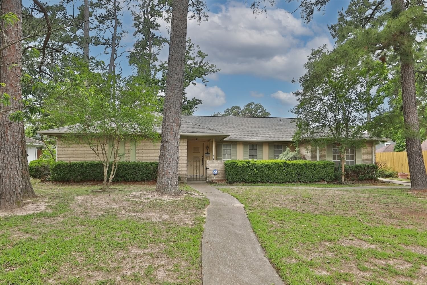 Real estate property located at 21807 Galewood, Harris, Inverness Forest Sec 01, Houston, TX, US