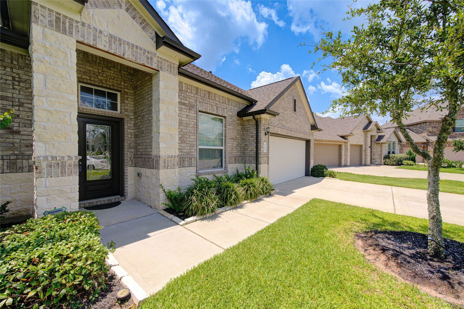 Real estate property located at 7606 Mesquite Hill, Fort Bend, Greatwood Lake Sec 2A, Richmond, TX, US