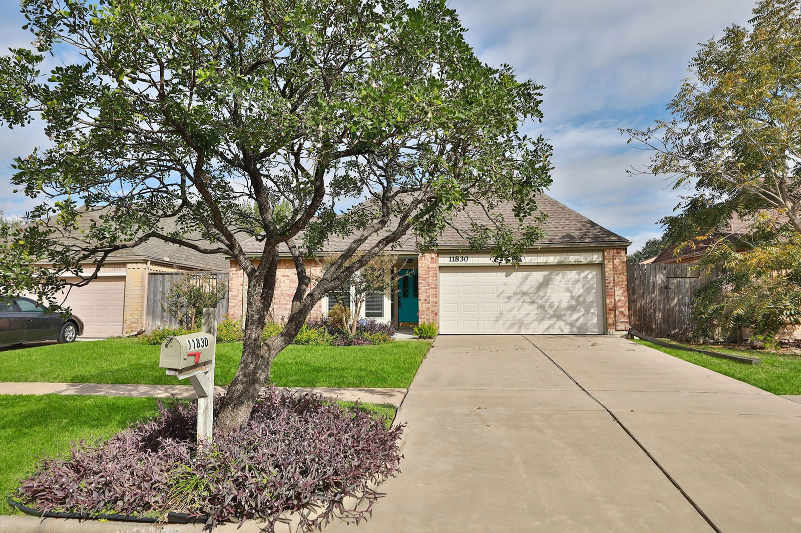 Real estate property located at 11830 Brook Meadows, Fort Bend, Meadowglen Sec 1, Meadows Place, TX, US