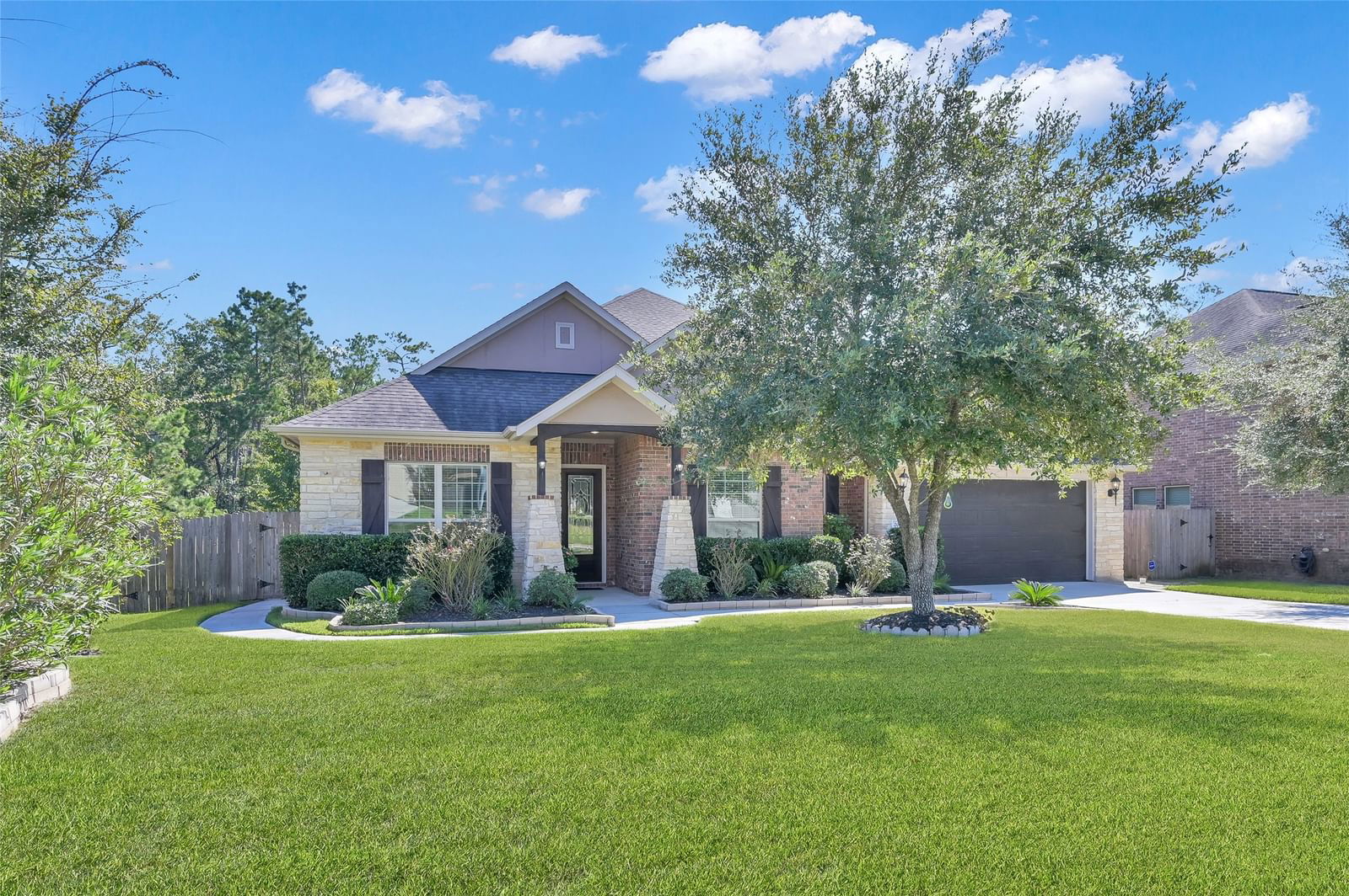 Real estate property located at 2021 Brookmont, Montgomery, Stewarts Forest 09, Conroe, TX, US