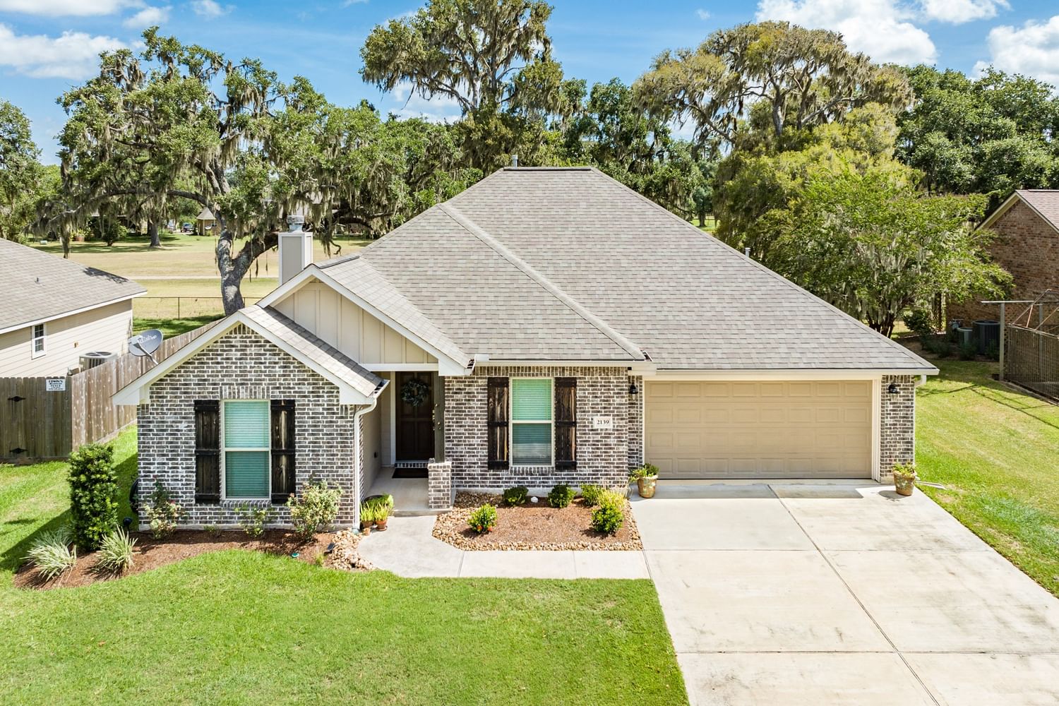 Real estate property located at 2139 Twin Lakes, Brazoria, West Columbia, TX, US