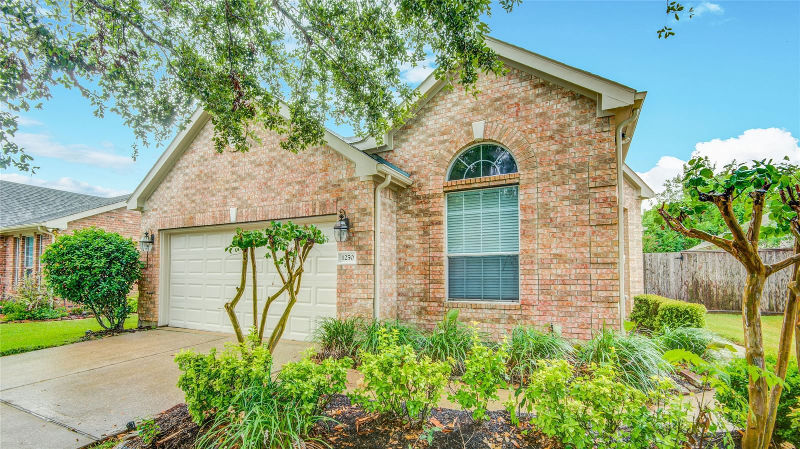 Real estate property located at 1250 Riviera, Harris, Bellavita At Green Tee Sec 04, Pearland, TX, US