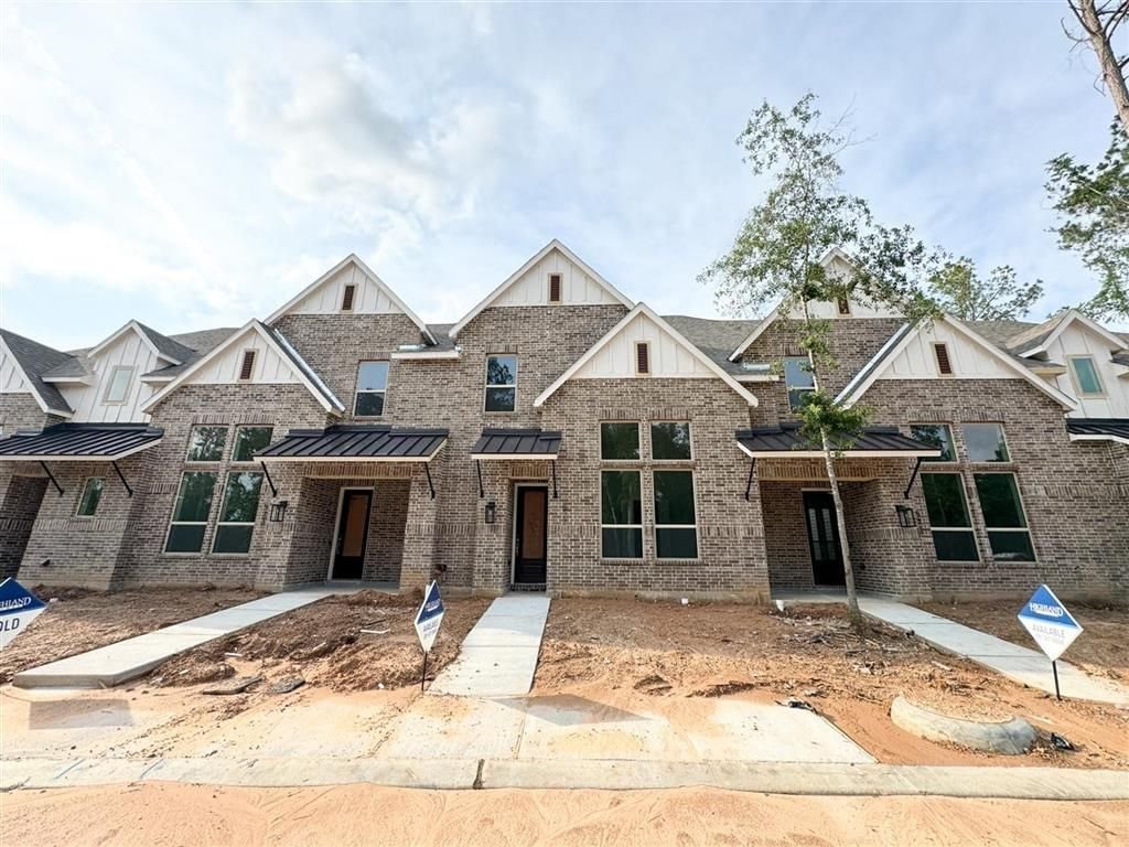 Real estate property located at 527 Cypress Valley, Montgomery, Woodforest - City Series: The Villas, Montgomery, TX, US