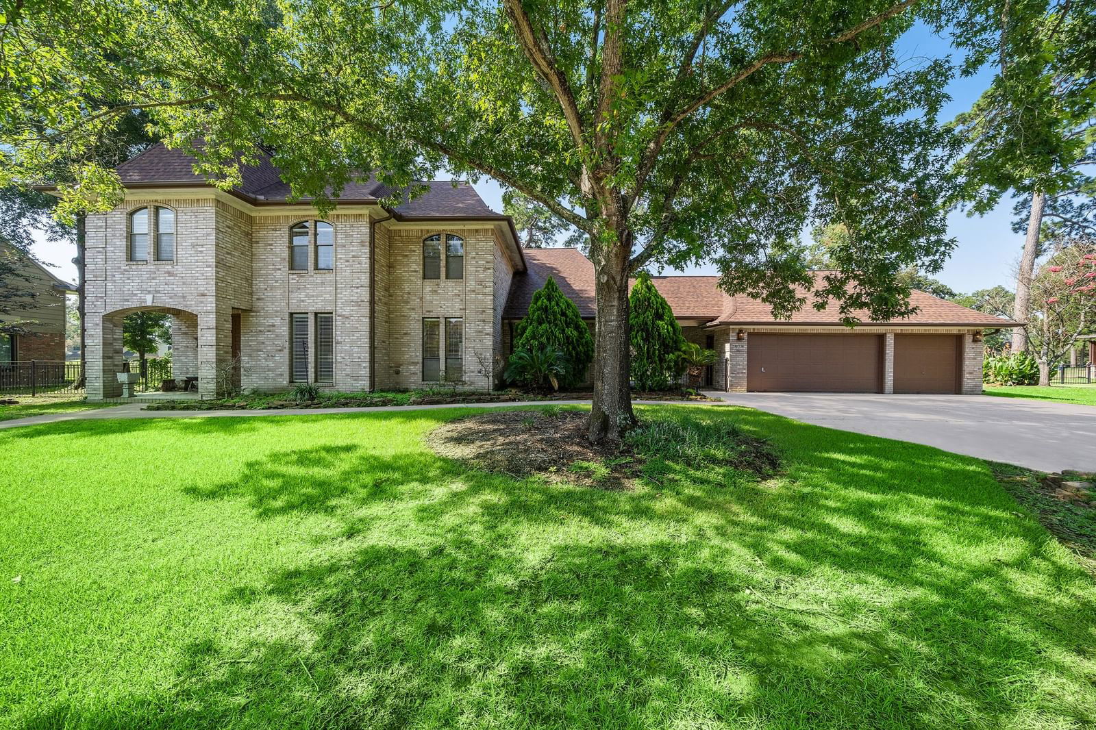 Real estate property located at 8338 Atascocita Lake, Harris, Pinehurst of Atascocita, Humble, TX, US