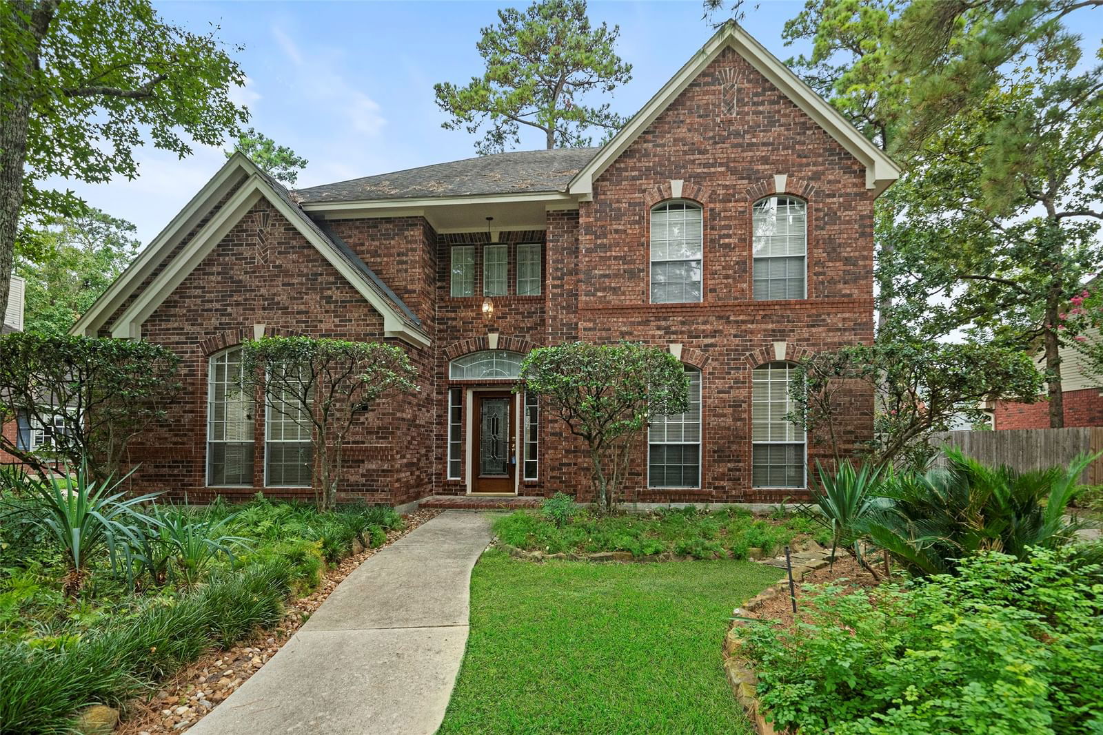 Real estate property located at 27 Thorncreek, Montgomery, Woodlands Village Panther Creek 29, The Woodlands, TX, US