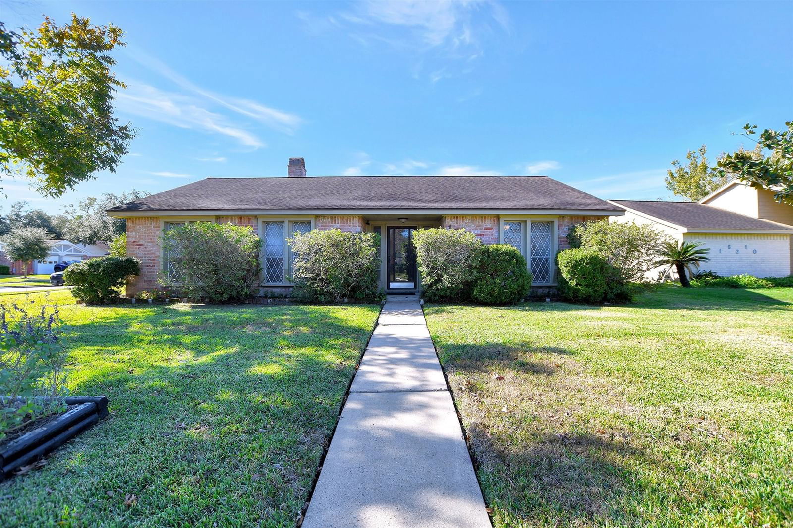 Real estate property located at 16214 David Glen Dr, Harris, Wedgewood Village, Friendswood, TX, US