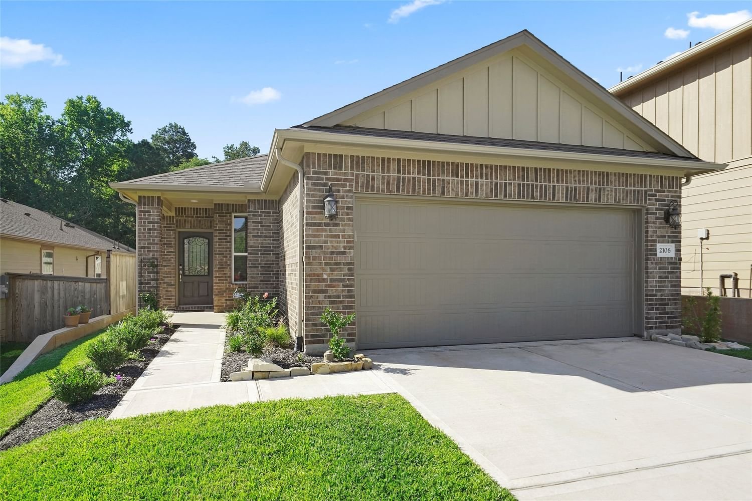 Real estate property located at 2106 Bear Oak, Montgomery, Montgomery Oaks 01, Conroe, TX, US